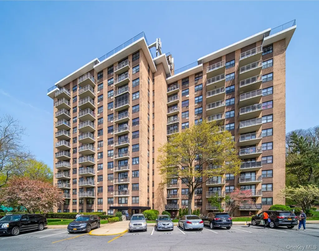 155 Ferris Ave Unit 11B
