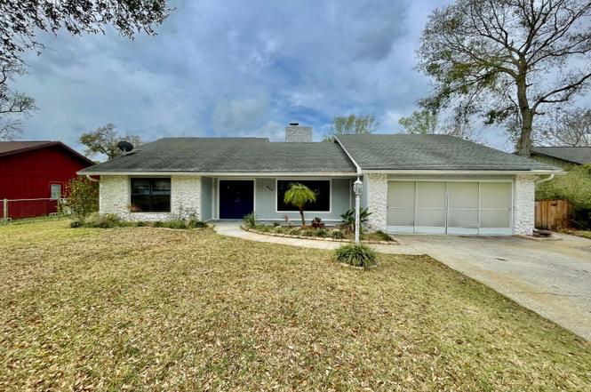 924 Mill Road Ln