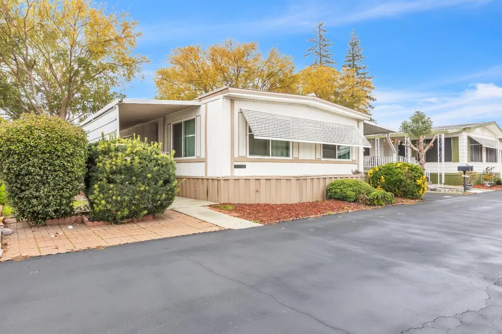 6209 Presidential Ln #133