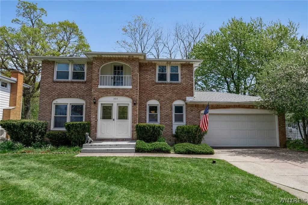 304 Vine Ln