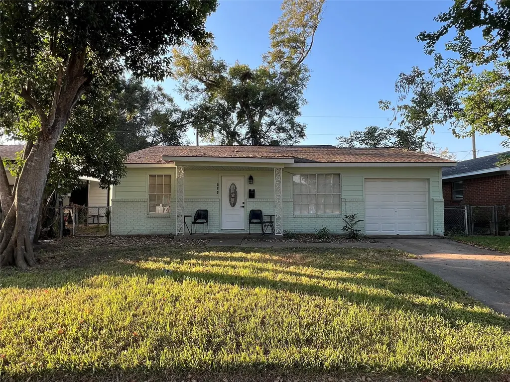 106 Avenue G
