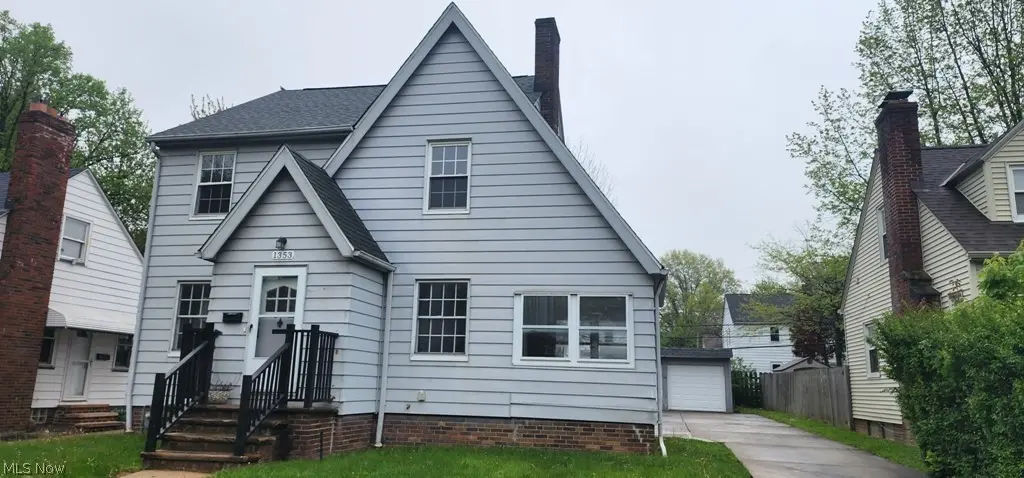 1353 Avondale
