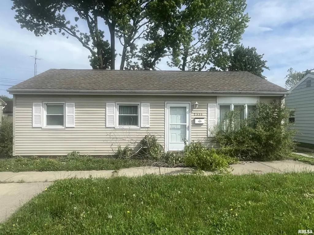 2335 Ramsey Ave
