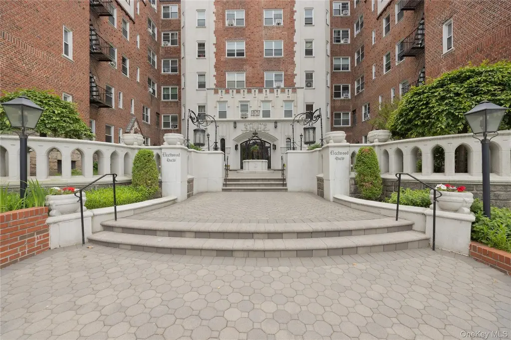 60 W Broad St Unit 1G