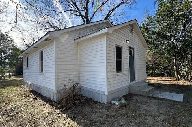 10 Earle St
