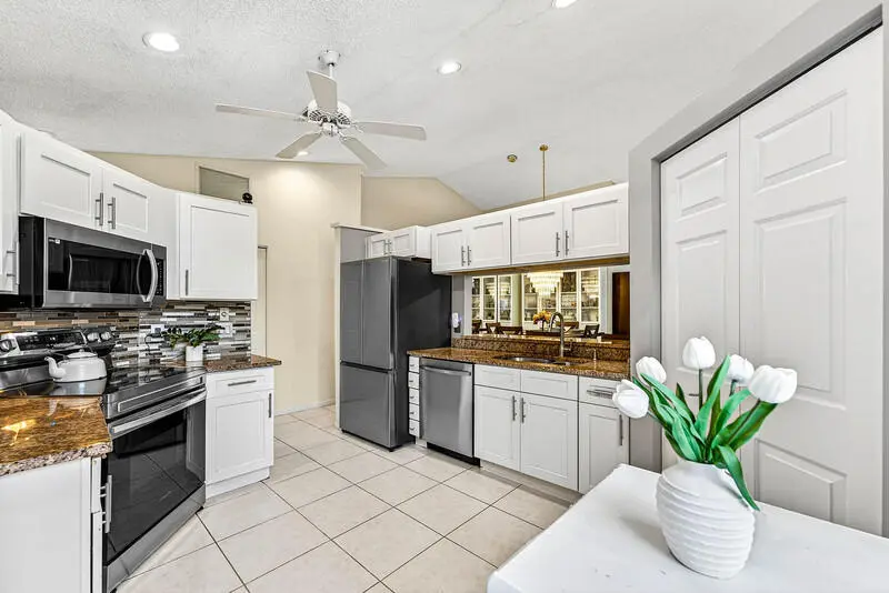 7888 Lexington Club Blvd Unit B