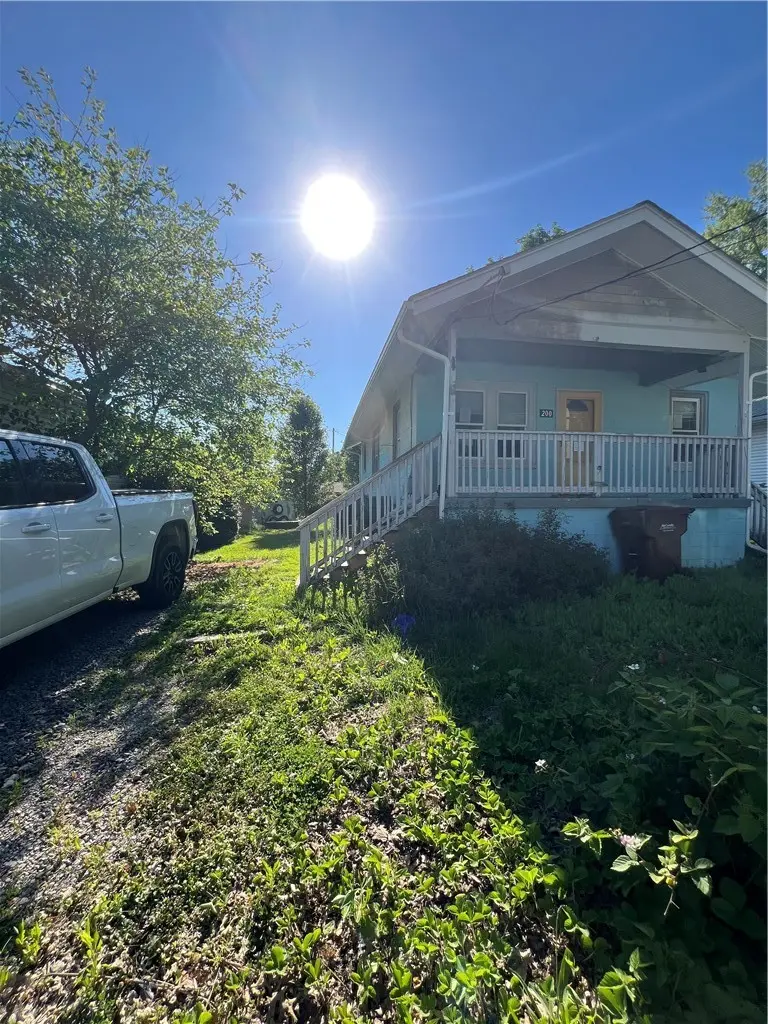 200 Smith Ave