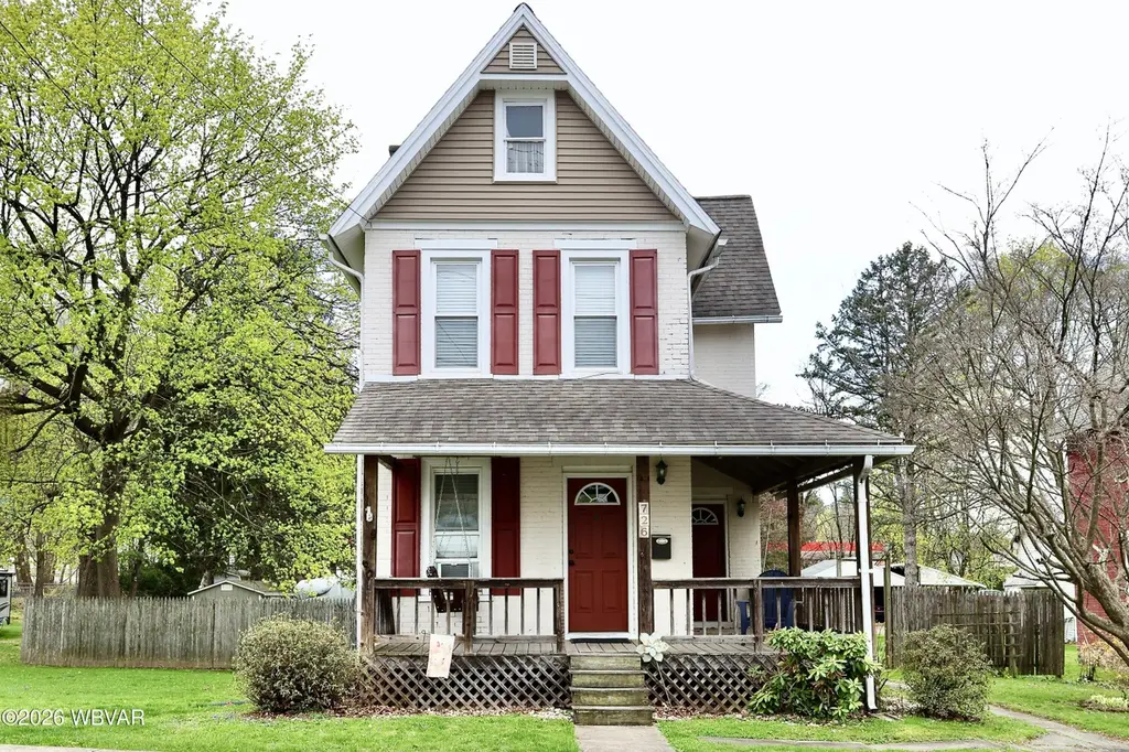 726 Main St