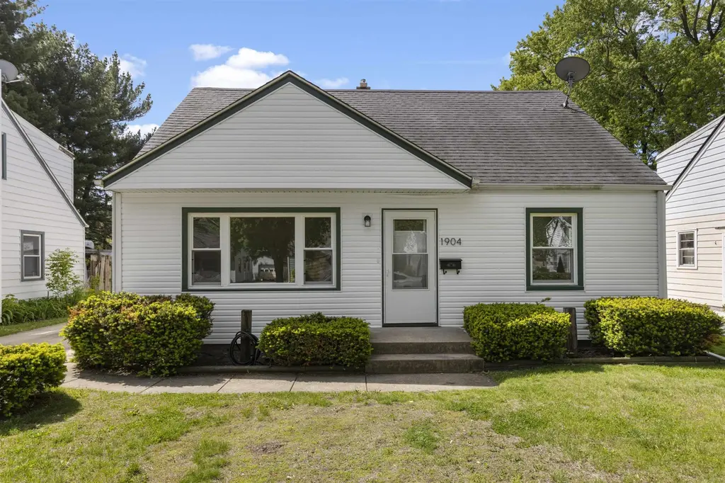 1904 W Pearl Ave