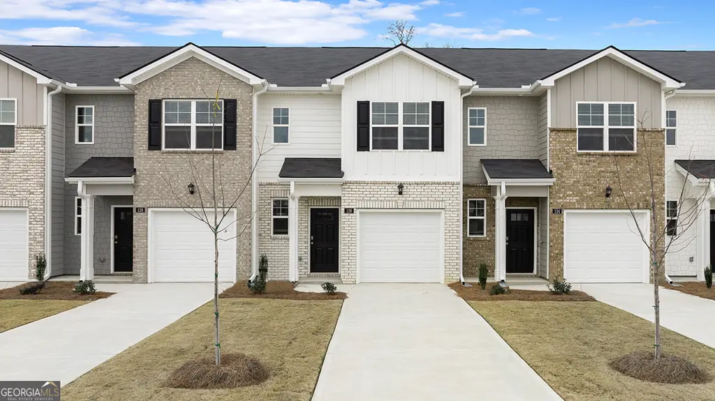 126 Kenmore Cir