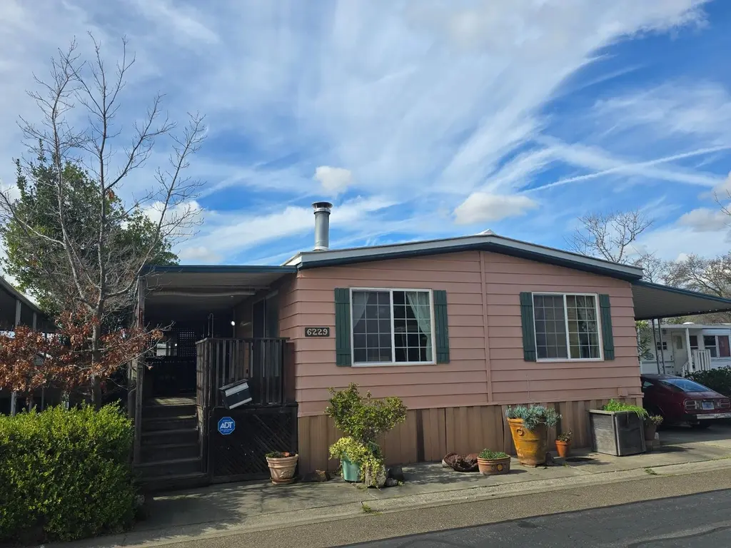 6229 Yucatan Ave