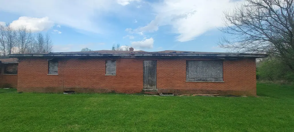 10153 W 600 N