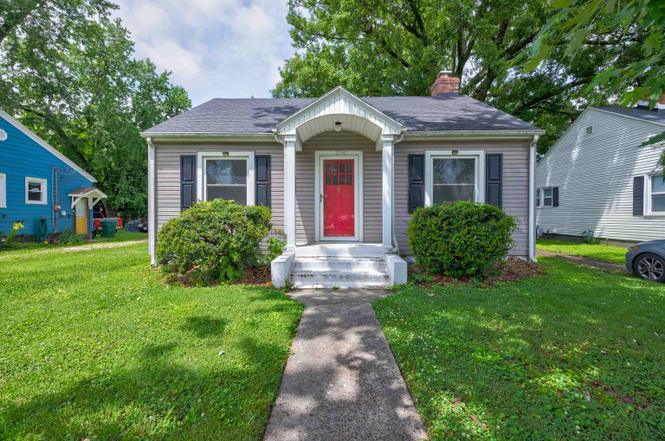 1104 Locust St