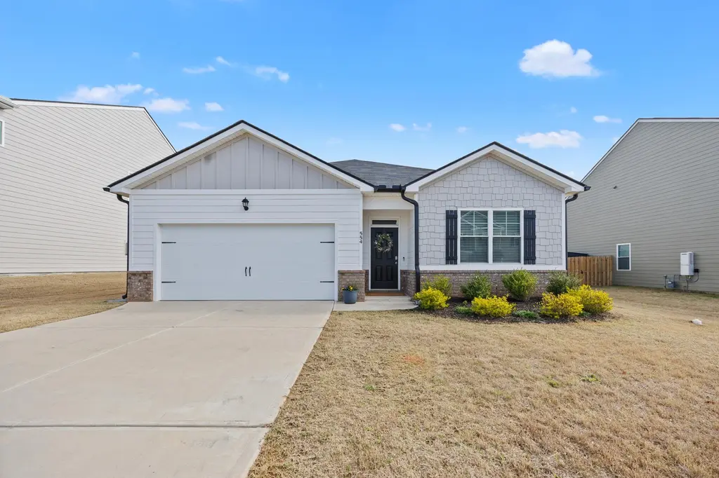 554 Lytham Dr