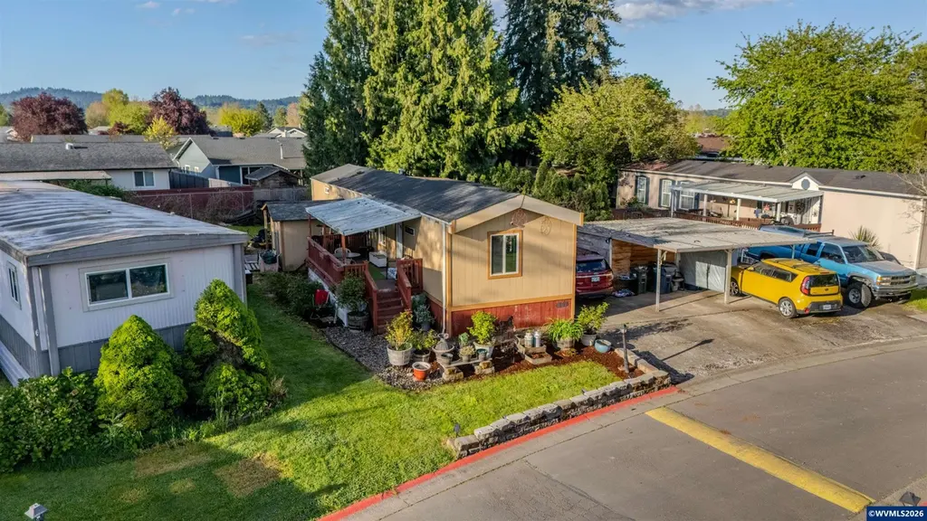 4900 Royal Ave #32