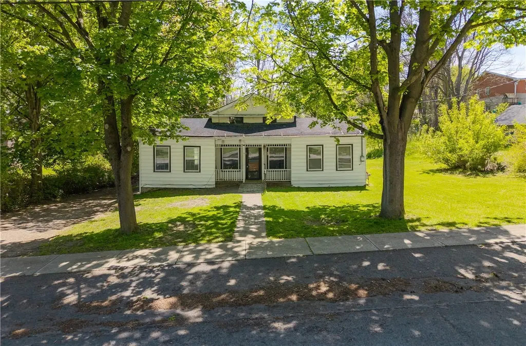 5 Monier St