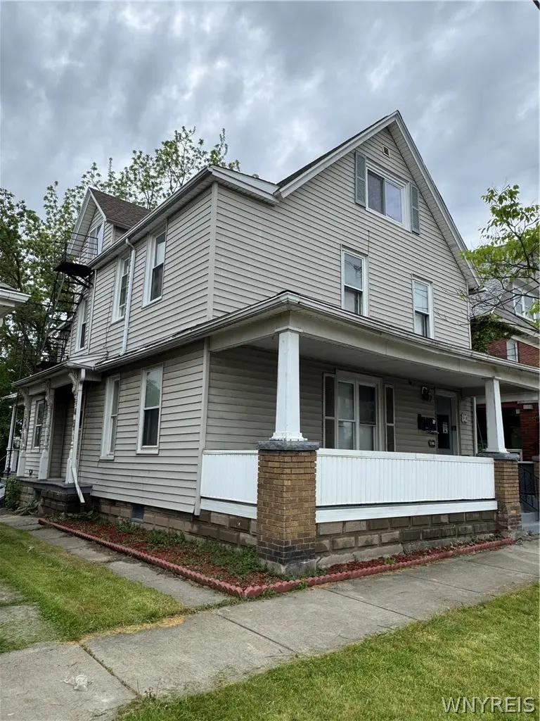 2658 Main St