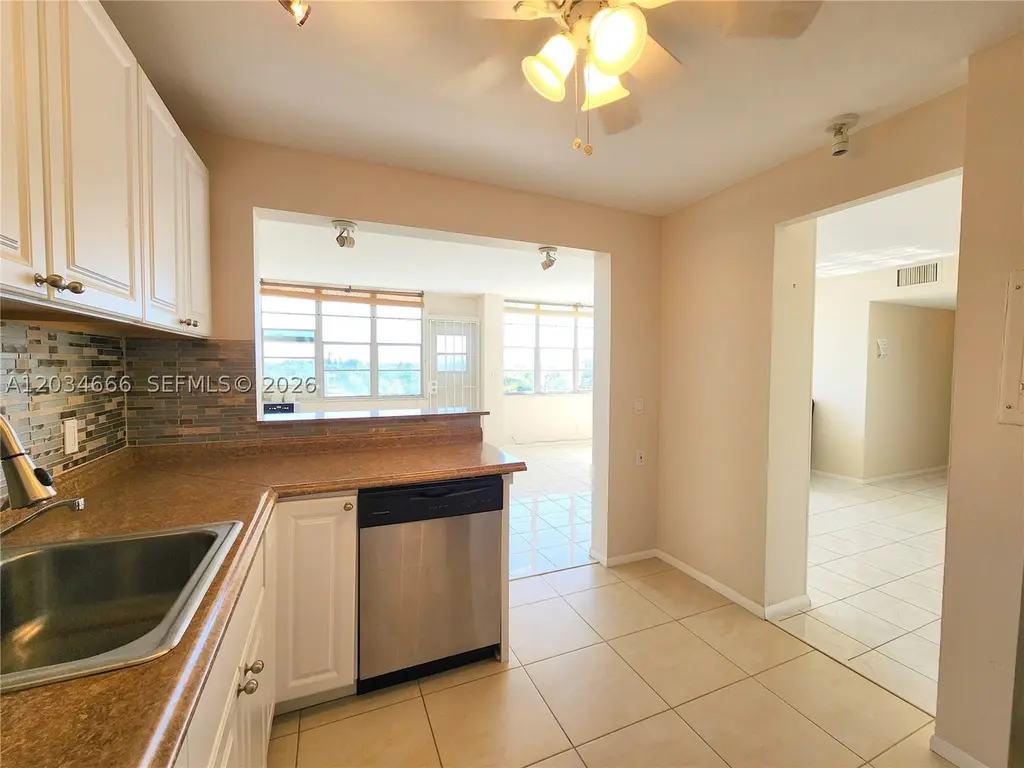 2025 NE 164th St #503