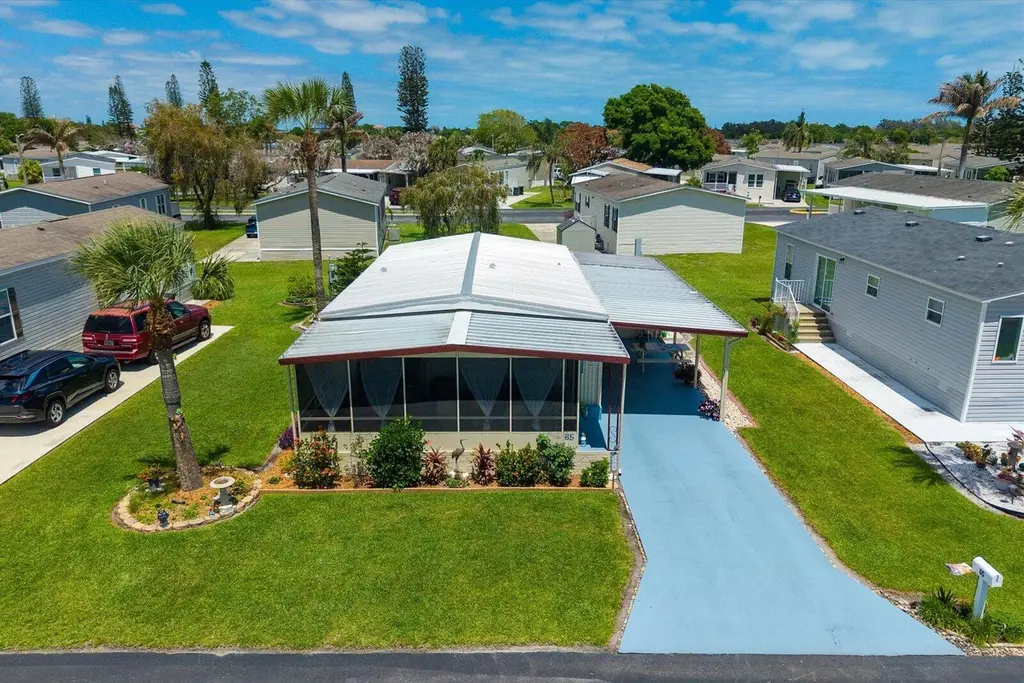 69 Manor Dr