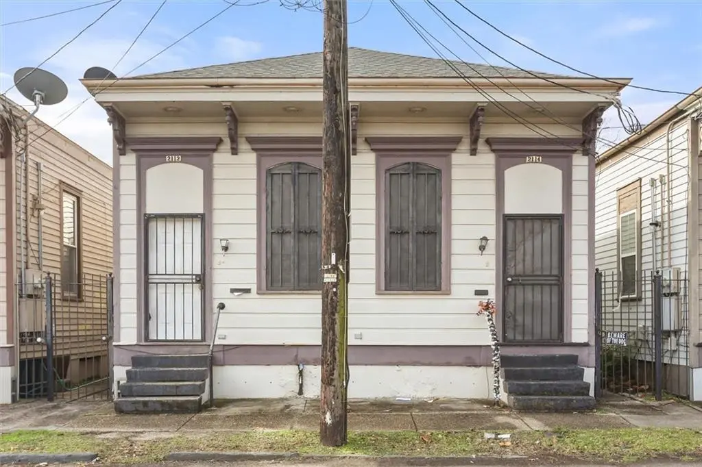 2112-14 Conti St