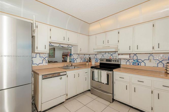 2800 Somerset Dr Unit 402J