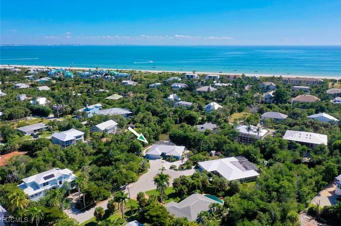 1076 Captains Walk St