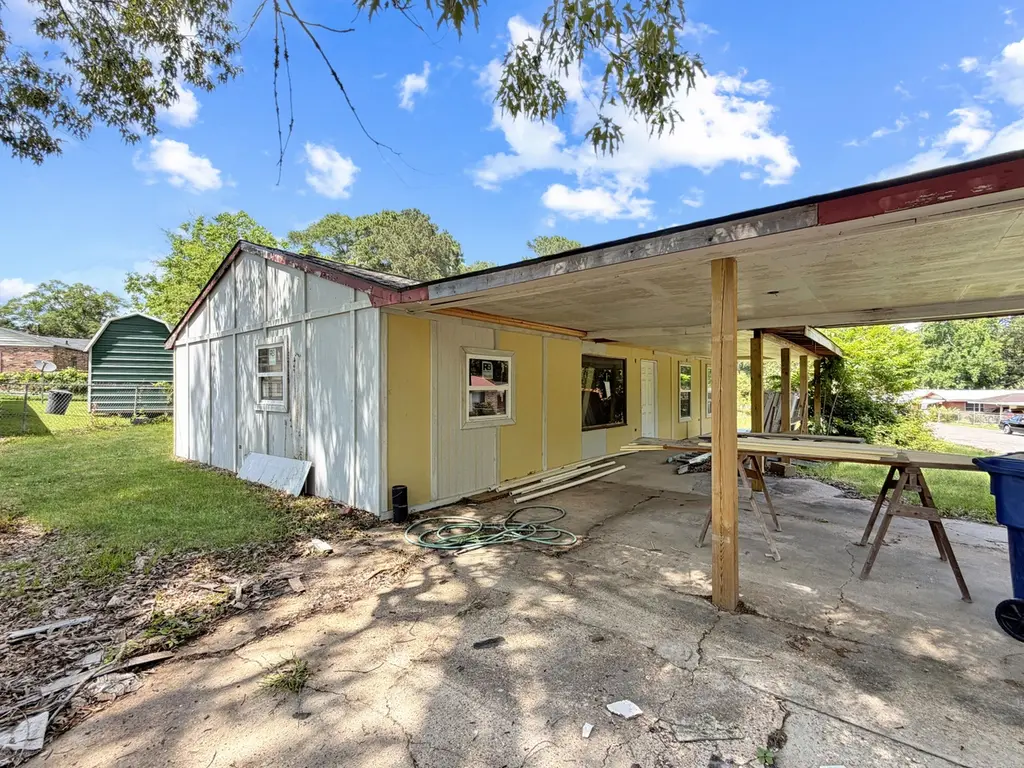111 Carver Dr