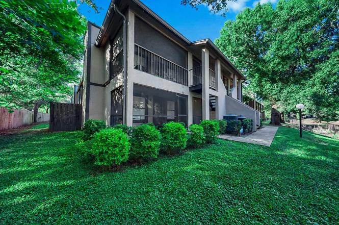 4036 Angel Oak Ct #104