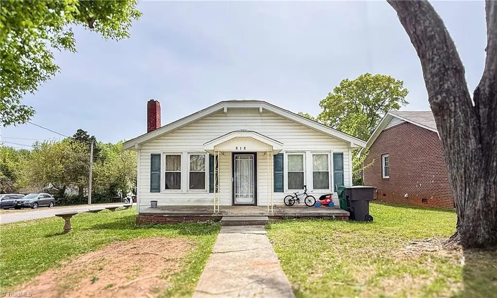 212 E Moore Ave