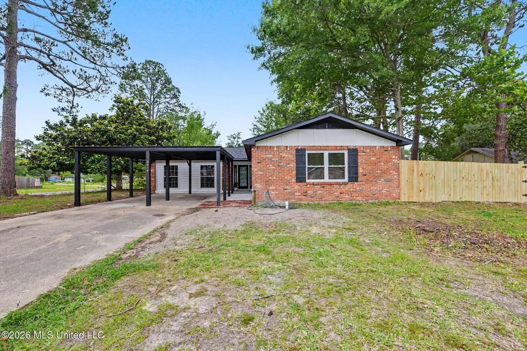 2419 Avenido Del Pinar St