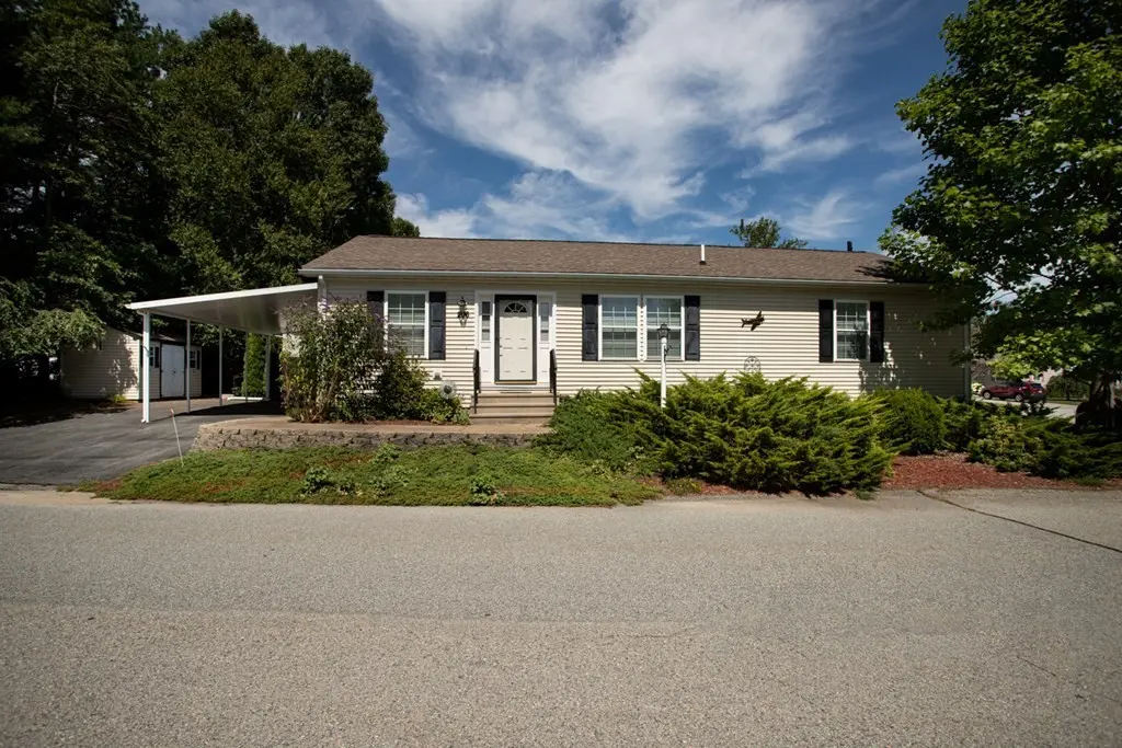 206 E Songbird Ln