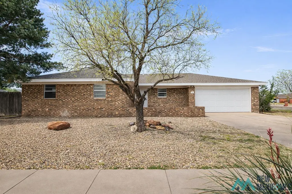 2320 Moberly Dr