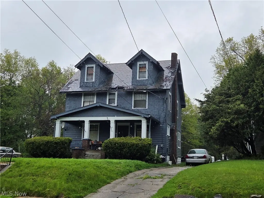 156 W Princeton Ave