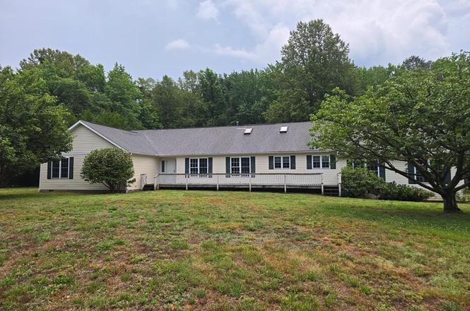 21 Travellers Cir