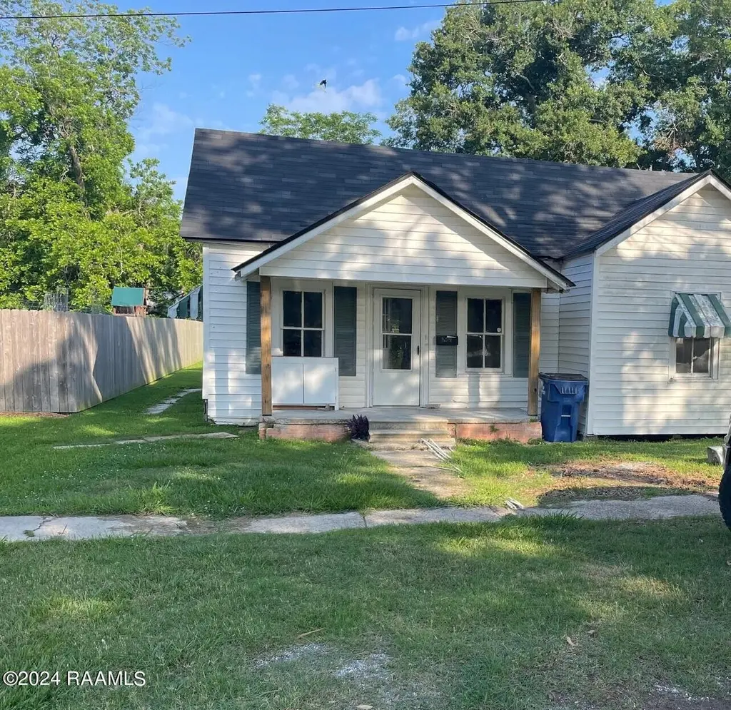 604 N Lejeune Ave