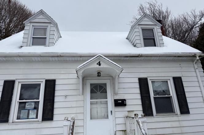4 Chase St