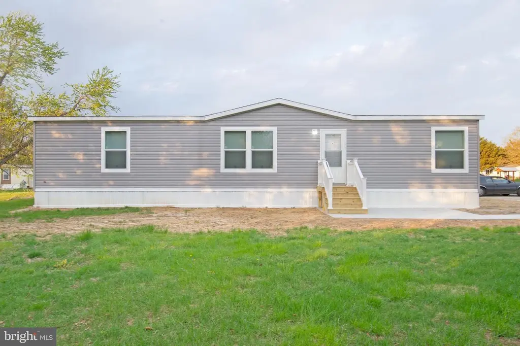 6 Dover Cir