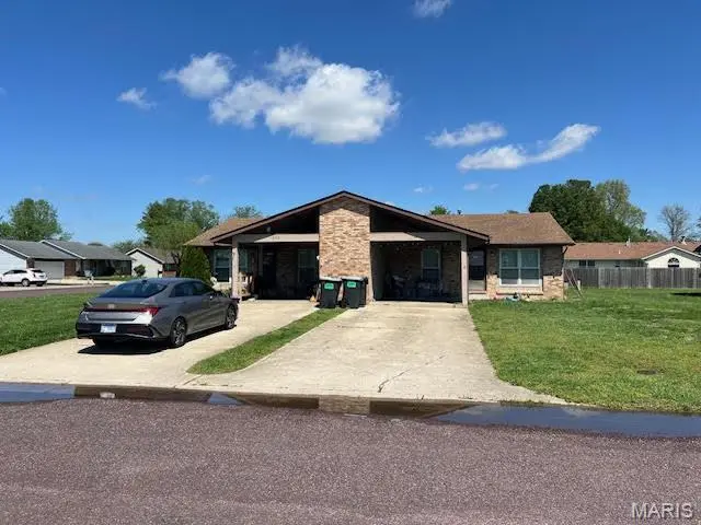 303 Aaron Ct Unit A & B