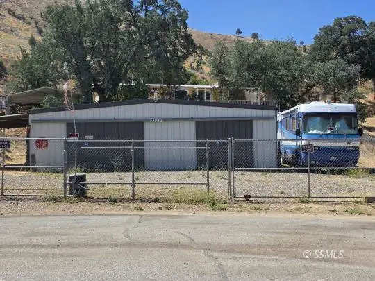 2320 Angler Ave