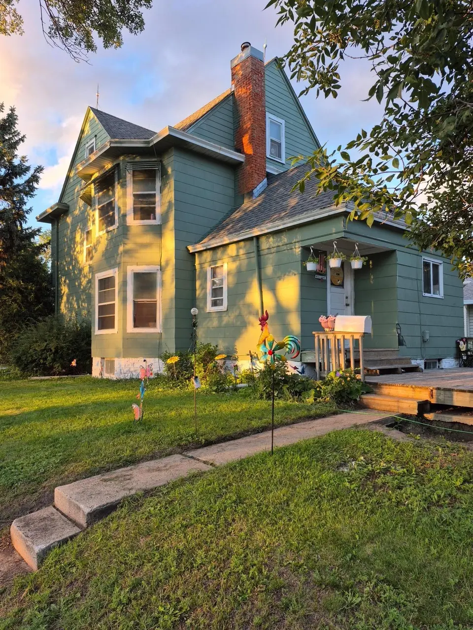 102 3rd St St SE St SE