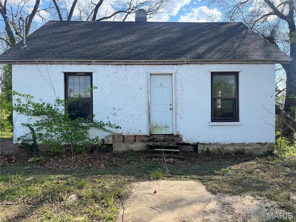 838 High St