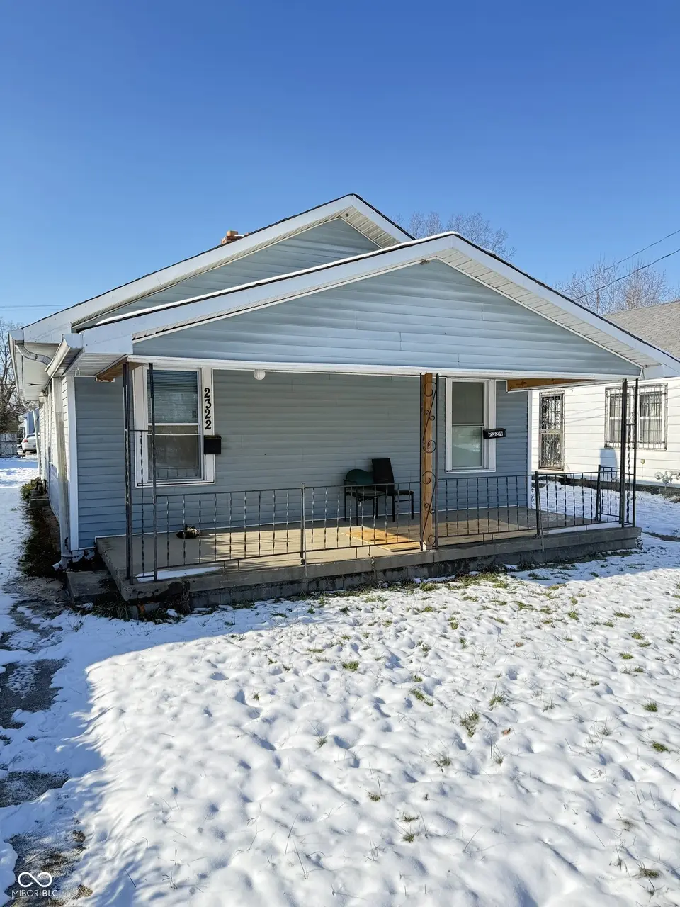 2322 Paris Ave