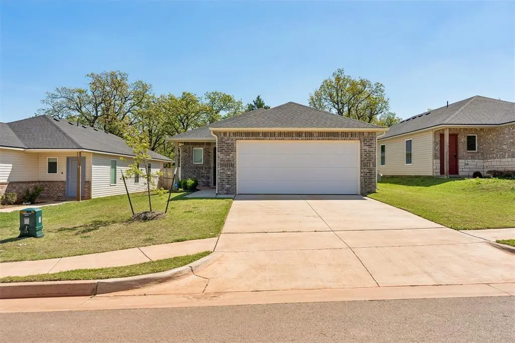 1114 Foal Dr