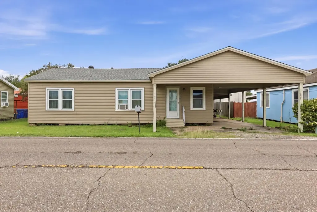 1114 Tiger Dr