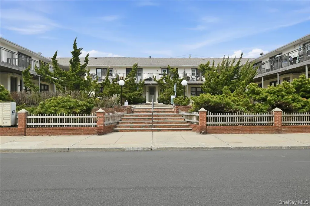 65 W Broadway Unit 8B