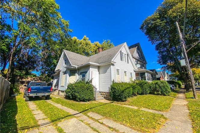2 Bloomingdale St