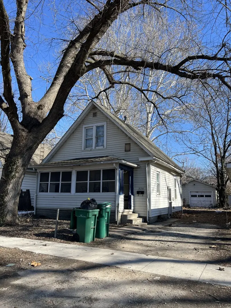 220 S David St