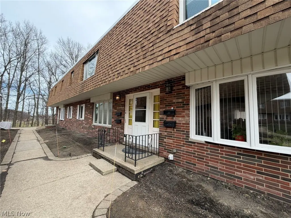 6482 State Rd Unit E16