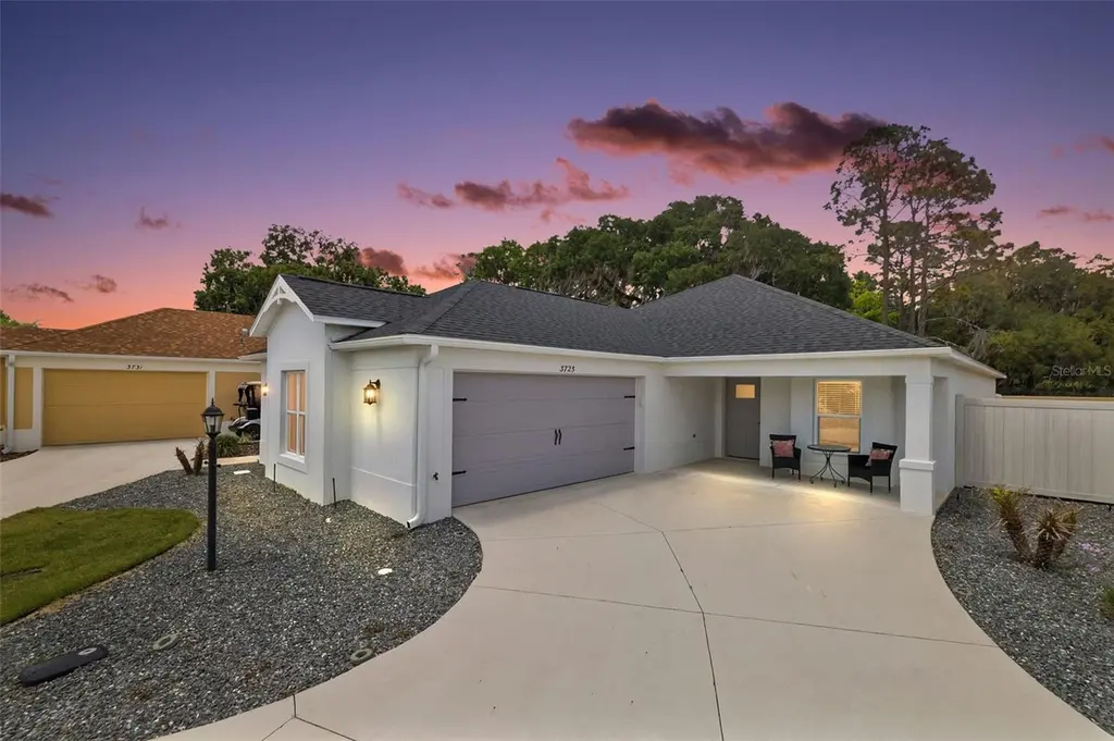 3725 Sugarberry Ln
