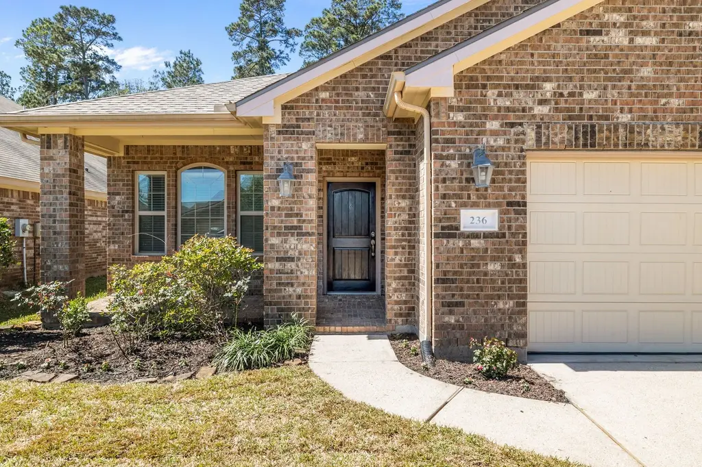 236 Country Crossing Cir